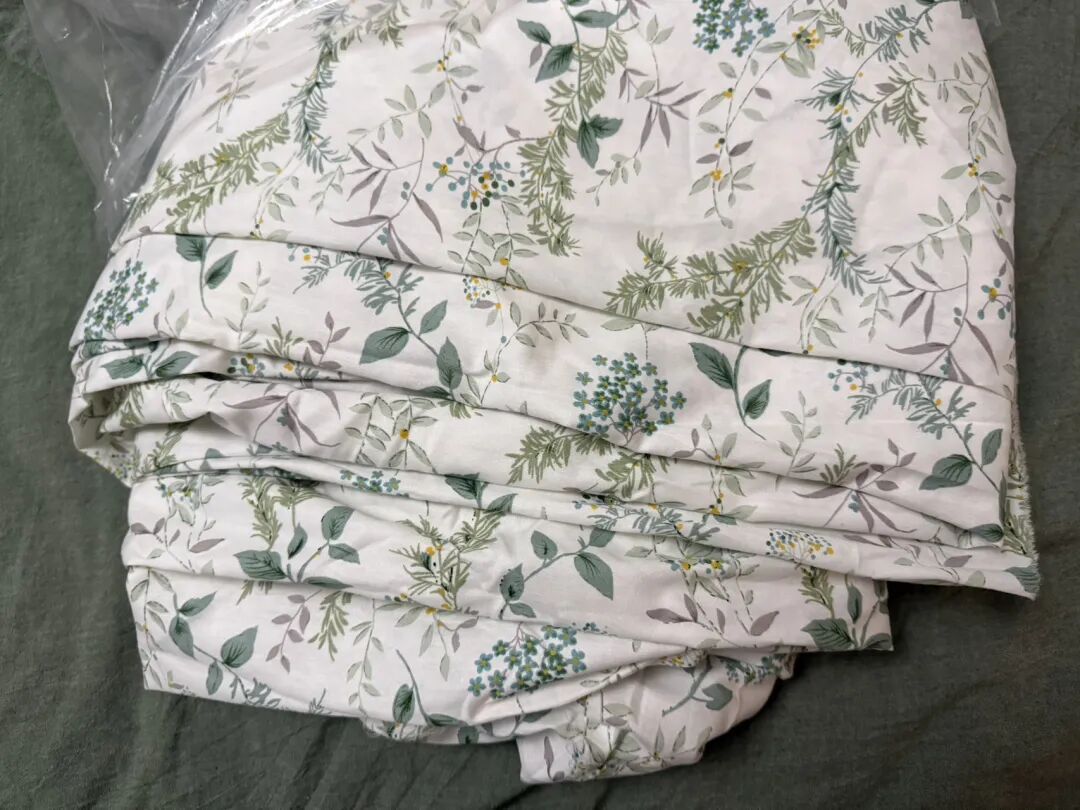 中年夫妻十對九對在凑合!她買布做沙發布,先生一句話氣到她不吃小龍蝦