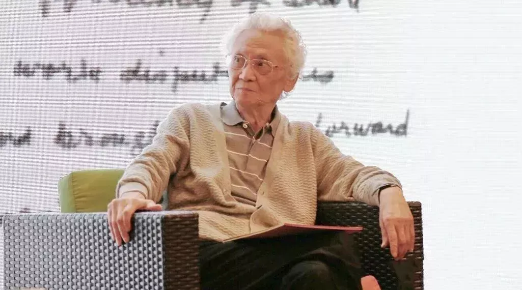 張五常親揭：影響他一生最大的四本書，這樣讀經濟學太值得！