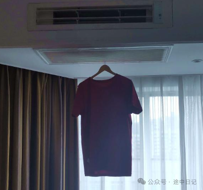 2026暑假酒店見聞錄:那些在房間裡晾衣服的客人,一個比一個超有創意!